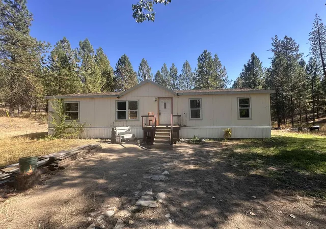 Homes for sale in Fruitland, WA | 6442 Pascal Loop Rd, Fruitland, WA 99129 | MLS# 202526767