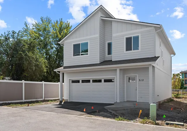 Photo 2 of Single family home for sale at 312 S Woodlawn Ln, Spokane, WA 99216 | MLS# 202527028 | Listing updated on 2026-08-26