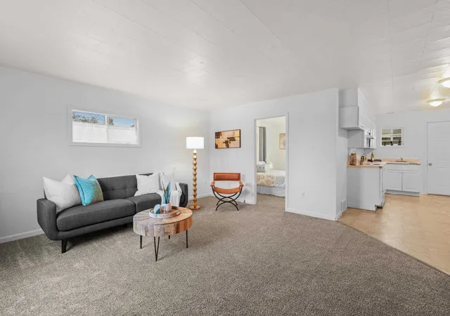 4th image of 420 E Sanson Ave, Spokane, WA 99207 | MLS# 202527141