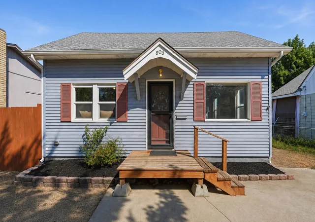 1st image of 803 E 39th Ave, Spokane, WA 99203 | MLS# 202527333
