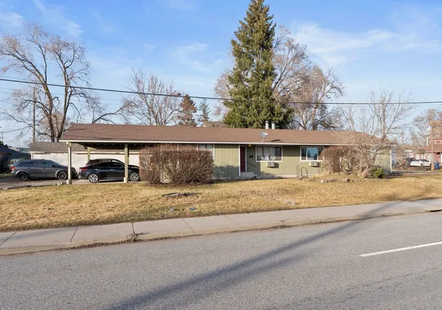 Homes for sale in Spokane, WA | 2117 E Euclid Ave, Spokane, WA 99207 | MLS# 202610775