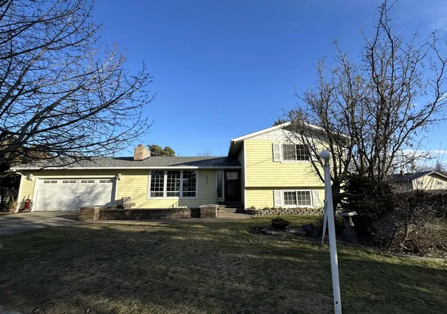 Photo 1 of Sale Pending at 1016 N S Dorn Ct, Spokane Valley, WA 99212 | MLS# 202611315 | Listing updated on 2026-04-10
