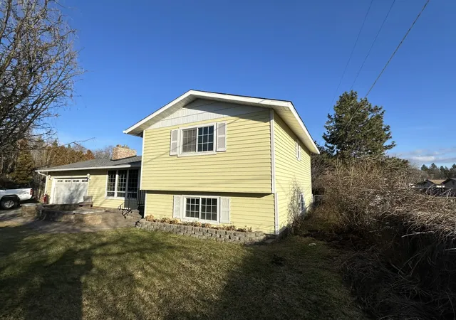 Photo 3 of Sale Pending at 1016 N S Dorn Ct, Spokane Valley, WA 99212 | MLS# 202611315 | Listing updated on 2026-04-10