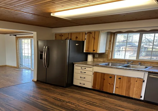 Photo 4 of Sale Pending at 1016 N S Dorn Ct, Spokane Valley, WA 99212 | MLS# 202611315 | Listing updated on 2026-04-10