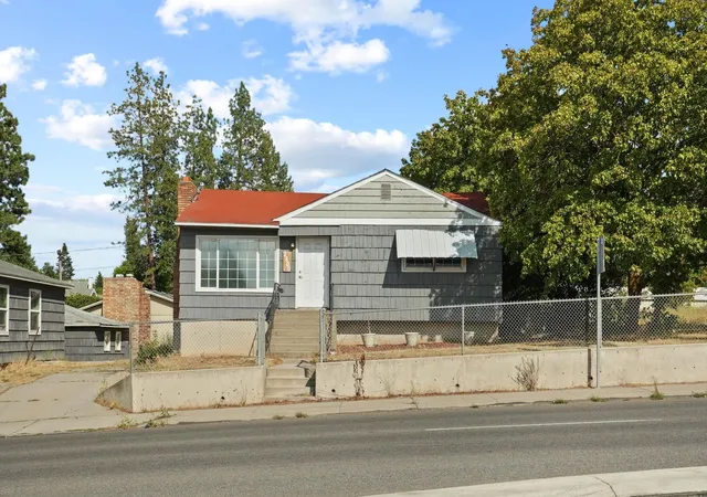 Photo 1 of Single family home for sale at 2809 S Ray St, Spokane, WA 99223 | MLS# 202611364 | Listing updated on 2026-10-05