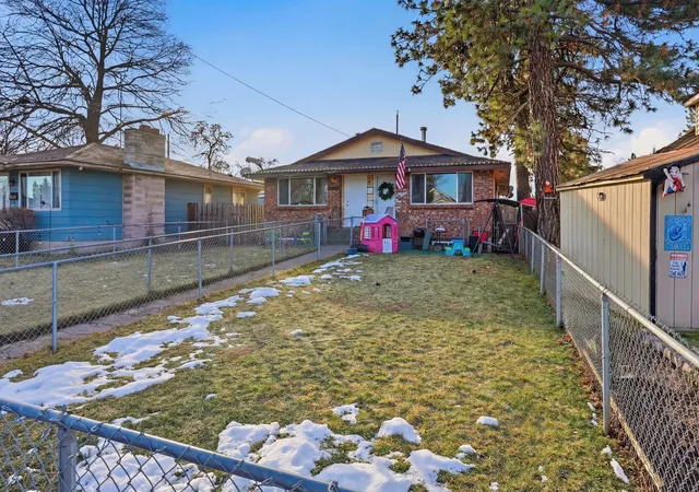 Homes for sale in Spokane, WA | 1102 1104 E North Ave, Spokane, WA 99207 | MLS# 202611661
