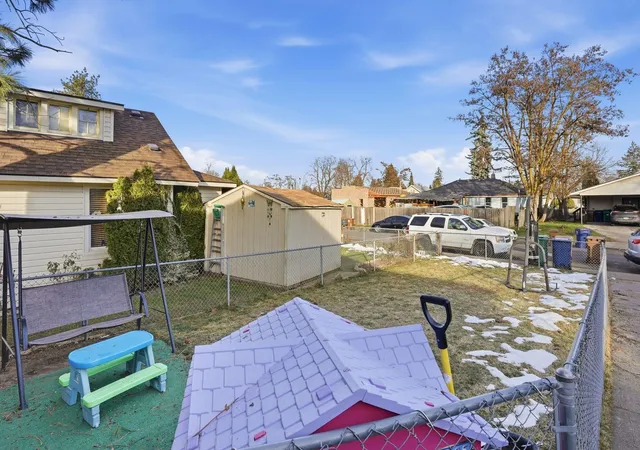 3rd image of 1102-1104 E North Ave, Spokane, WA 99207 | MLS# 202611661