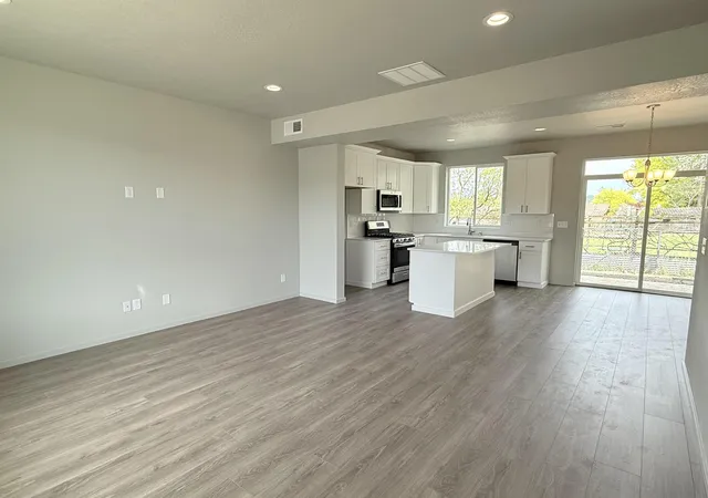 Photo 3 of Sale Pending at 9511 E Michielli Ln, Spokane, WA 99206 | MLS# 202612003 | Listing updated on 2026-09-25