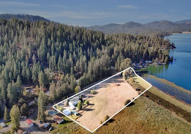 Photo 2 of Sale Pending at 11224 N Honeymoon Bay Rd, Newman Lake, WA 99025 | MLS# 202612104 | Listing updated on 2026-09-12