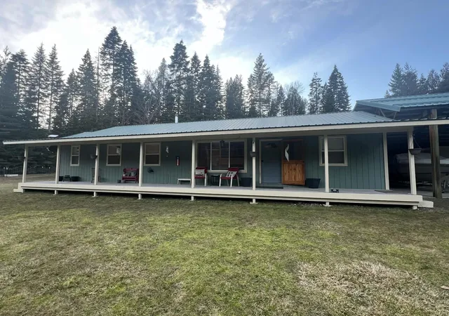 Homes for sale in Cusick, WA | 151 Park Ln, Cusick, WA 99119 | MLS# 202612212