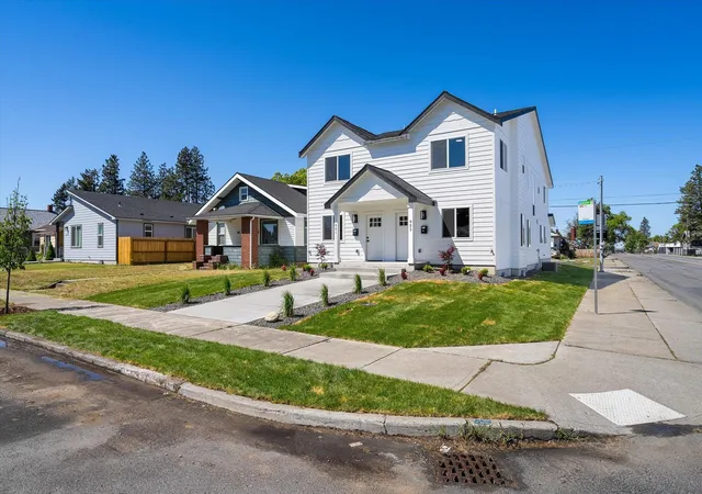 Homes for sale in Spokane, WA | 923 E Everett Ave, Spokane, WA 99207 | MLS# 202612471