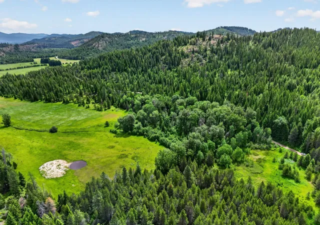 1st image of 600 Huntley Ln, Newport, WA 99156 | MLS# 202612570