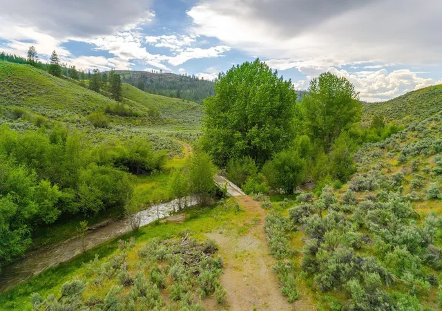 2nd image of 734 Tunk Creek Rd, Riverside, WA 98849 | MLS# 202612619
