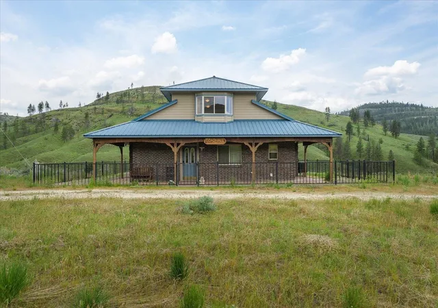 3rd image of 734 Tunk Creek Rd, Riverside, WA 98849 | MLS# 202612619