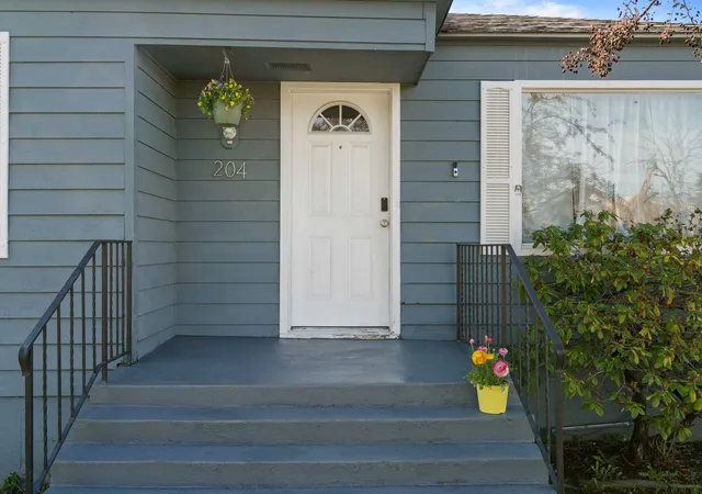 3rd image of 204 E Princeton Ave, Spokane, WA 99207 | MLS# 202612673