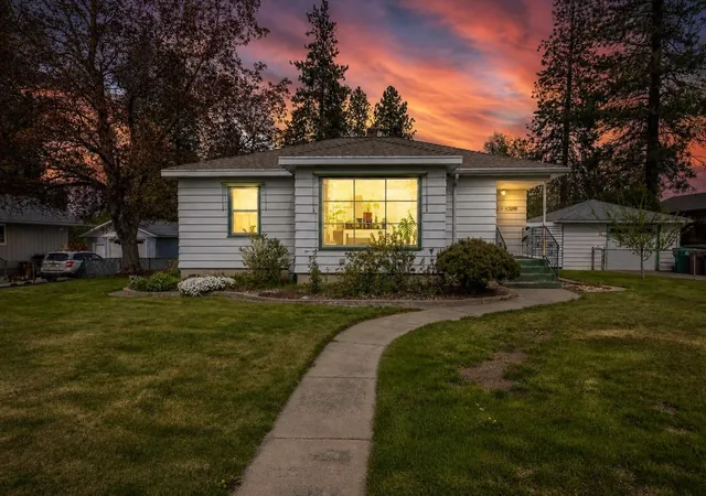2nd image of 3006 W Monticello Pl, Spokane, WA 99205 | MLS# 202612739