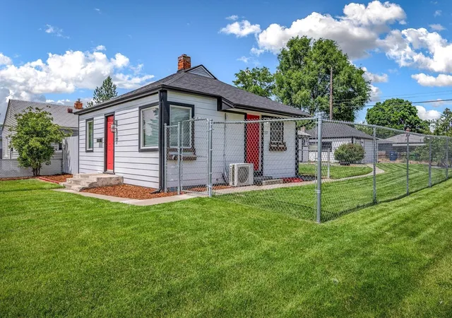 Homes for sale in Spokane, WA | 727 E Crown Ave, Spokane, WA 99207 | MLS# 202613057