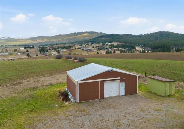 3rd image of 5621 S Conklin Rd, Greenacres, WA 99016 | MLS# 202613416