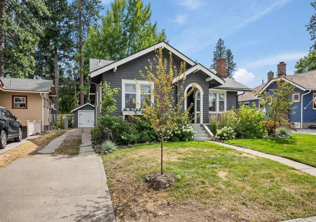 27th image of 207 W 27th Ave, Spokane, WA 99203 | MLS# 202613493