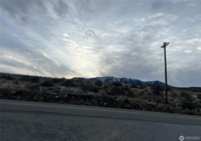 2nd image of Boulder Gulch Loop Loop, Pateros, WA 98846 | MLS# 202613542