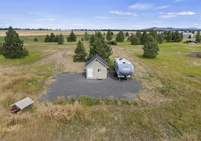 Homes for sale in Nine Mile Falls, WA | 13952 N Dover Rd, Nine Mile Falls, WA 99026 | MLS# 202613840
