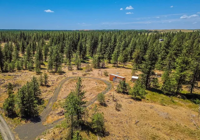 4th image of 27816 W Drumheller Rd, Cheney, WA 99004 | MLS# 202613960