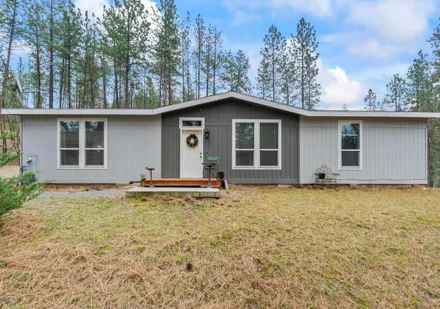Photo 4 of Manufactured home for sale at 1477 D College Ln, Kettle Falls, WA 99141 | MLS# 202613974 | Listing updated on 2026-08-14
