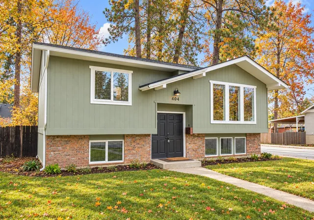 Photo 1 of Single family home for sale at 404 W 26th Avenue, Spokane, WA 99203 | MLS# 202614068 | Listing updated on 2026-10-17