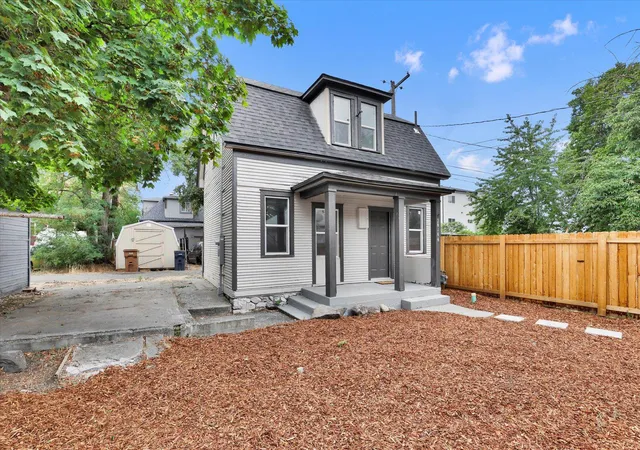 Homes for sale in Spokane, WA | 2016 W Gardner Ave, Spokane, WA 99201 | MLS# 202614080