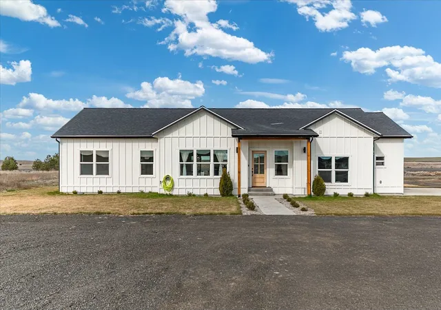 Homes for sale in Davenport, WA | 25741 Westfield Ln, Davenport, WA 99122 | MLS# 202614156