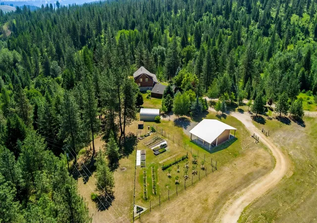 Homes for sale in Inchelium, WA | 169 Barnaby Creek South Side Rd, Inchelium, WA 99138 | MLS# 202614171