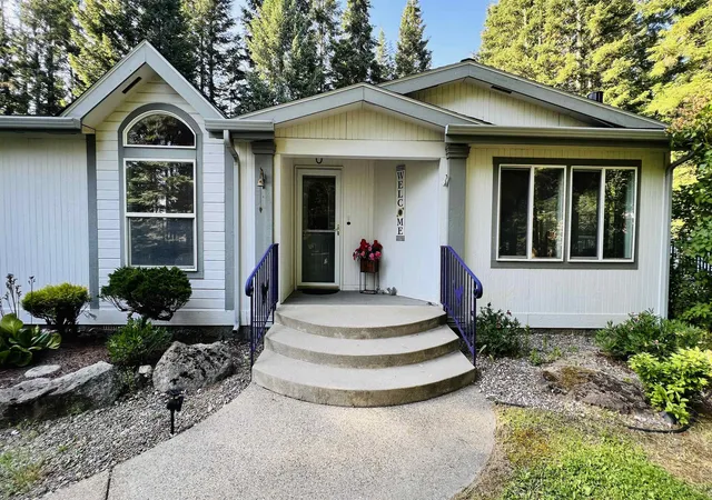 Photo 3 of Manufactured home for sale at 7010 W Dahl Rd, Deer Park, WA 99006 | MLS# 202614254 | Listing updated on 2026-08-28