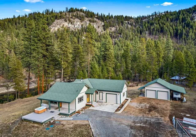 Homes for sale in Kettle Falls, WA | 40 First Thought Loop, Kettle Falls, WA 99141 | MLS# 202614432