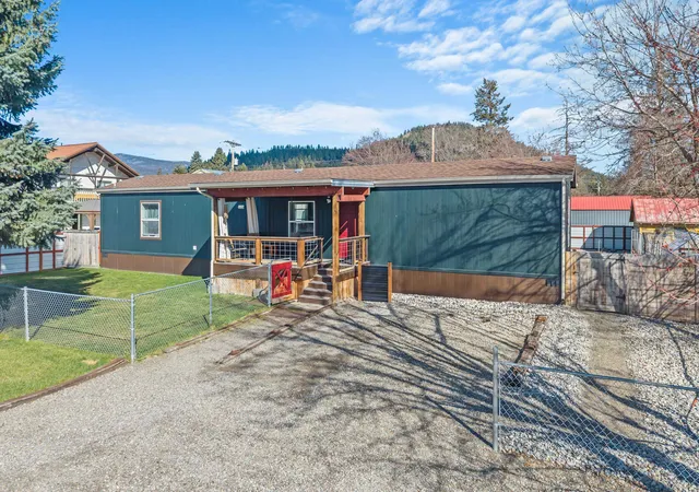 2nd image of 112 Blackwell St, Ione, WA 99139 | MLS# 202614480