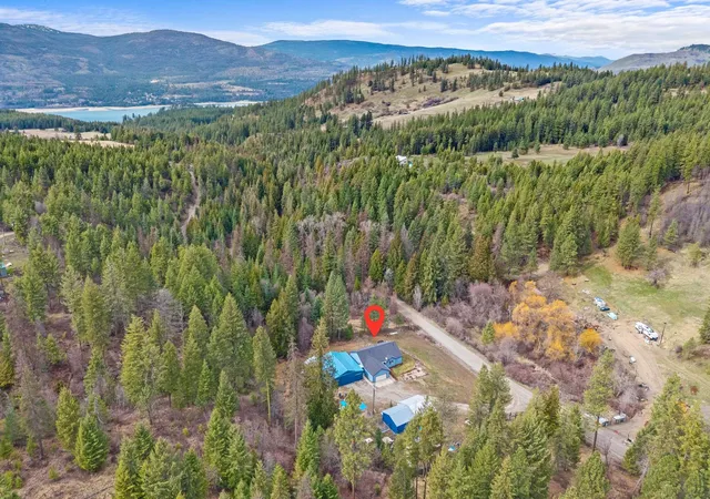 Photo 3 of Single family home for sale at 1527 Pingston Crk Rd, Kettle Falls, WA 99141 | MLS# 202614625 | Listing updated on 2026-06-12