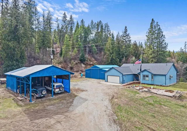 Photo 3 of Single family home for sale at 1527 Pingston Crk Rd, Kettle Falls, WA 99141 | MLS# 202614625 | Listing updated on 2026-06-12