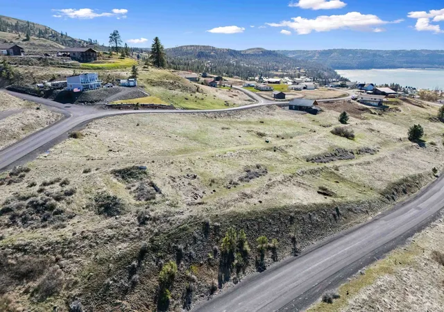Homes for sale in Seven Bays, WA | 41025-41035 Scenic Dr N, Seven Bays, WA 99122 | MLS# 202614714