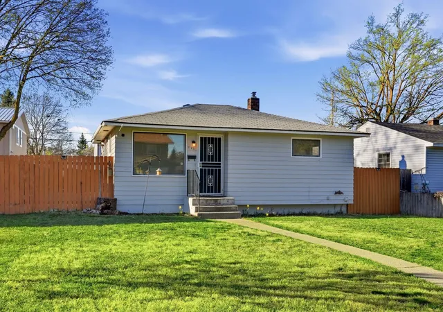 Homes for sale in Spokane, WA | 1123 W Decatur Ave, Spokane, WA 99207 | MLS# 202615098