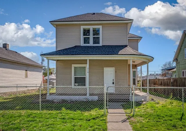 Photo 3 of Multi family home for sale at 218 E Baldwin Ave, Spokane, WA 99207 | MLS# 202615224 | Listing updated on 2026-04-17