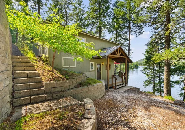 Homes for sale in Loon Lake, WA | 3979 Bayside Wy, Loon Lake, WA 99148 | MLS# 202615244