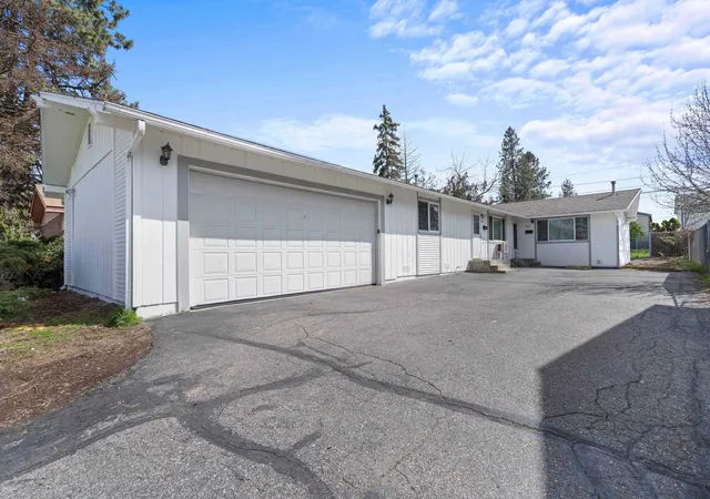 Photo 1 of Single family home for sale at 3142 E 31st Avenue, Spokane, WA 99223 | MLS# 202615446 | Listing updated on 2026-09-02