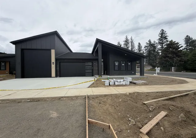 1st image of 11009 E 36th Dr, Spokane Valley, WA 99206 | MLS# 202615575