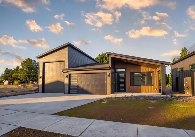 2nd image of 11005 E 36th Dr, Spokane Valley, WA 99206 | MLS# 202615587