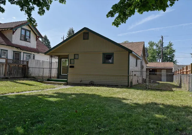 Photo 2 of Single family home for sale at 324 E Everett Ave, Spokane, WA 99207 | MLS# 202615615 | Listing updated on 2026-09-17
