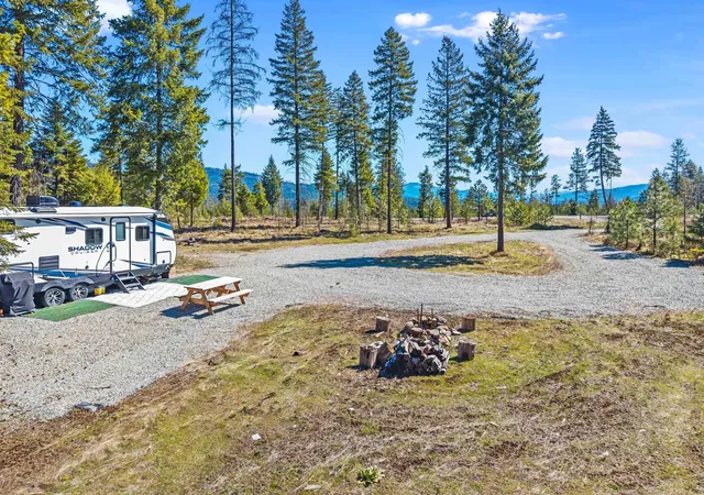 1st image of 555 Happy Trails Ln, Newport, WA 99156 | MLS# 202615620
