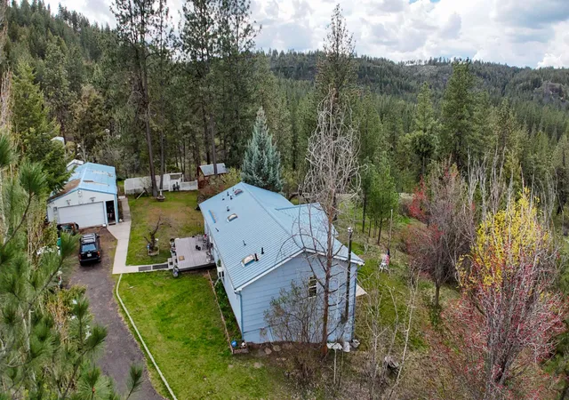 Homes for sale in Nine Mile Falls, WA | 15307 W Autumn Rd, Nine Mile Falls, WA 99026 | MLS# 202615641