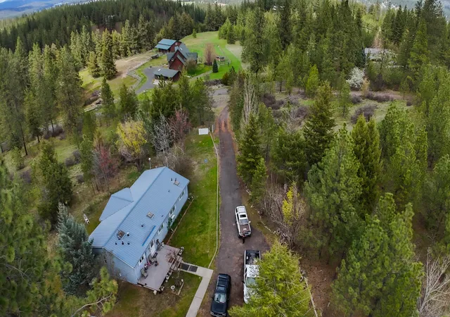 Homes for sale in Nine Mile Falls, WA | 15307 W Autumn Rd, Nine Mile Falls, WA 99026 | MLS# 202615641
