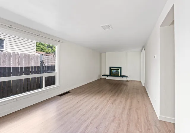 Photo 3 of Sale Pending at 1307 E Thurston Ave, Spokane, WA 99203 | MLS# 202615663 | Listing updated on 2026-09-22