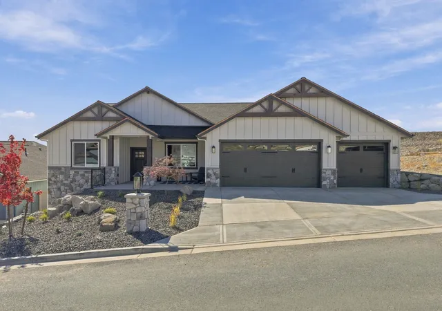 Photo 1 of Sale Pending at 74 E Center Ln, Spokane, WA 99208 | MLS# 202615703 | Listing updated on 2026-09-24