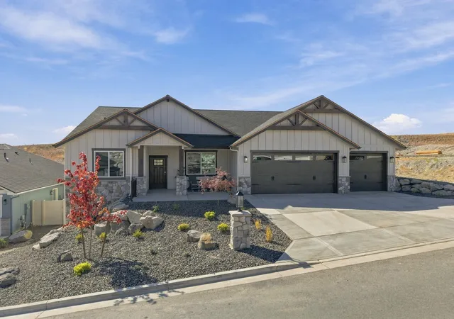 Photo 3 of Sale Pending at 74 E Center Ln, Spokane, WA 99208 | MLS# 202615703 | Listing updated on 2026-09-24